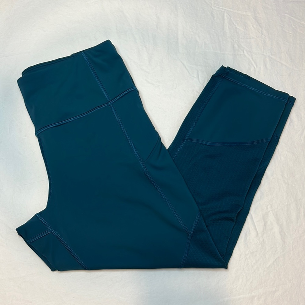 Athleta mesh contender cropped leggings Small
